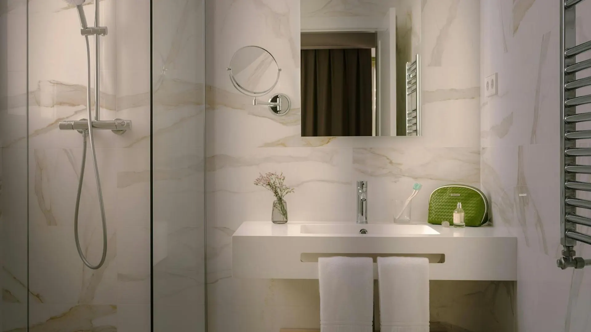 ホテル Paseo De Gracia Hotel, Sonder By Marriott Bonvoy バルセロナ