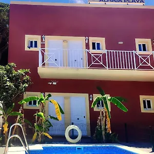 hostal-alhaja-playa.es-andalucia.com/